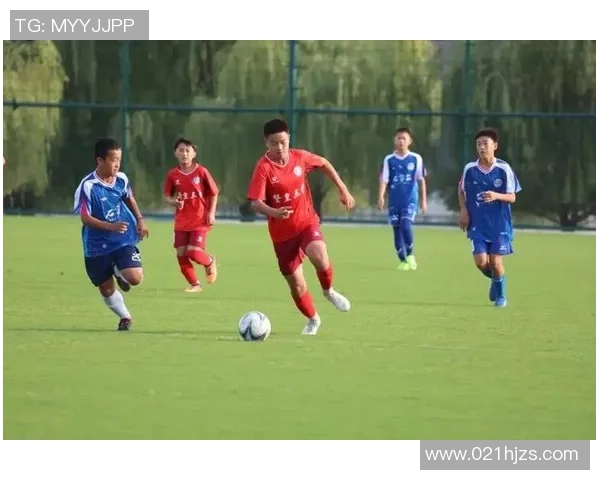 44号足球星闪耀绿茵场带来激情时刻引领球队不断创造辉煌