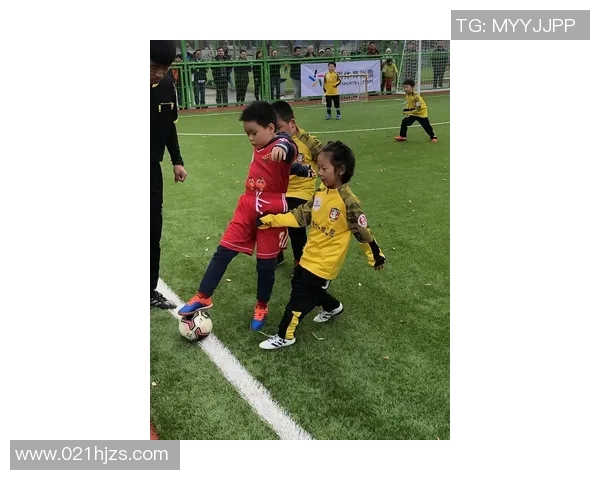 英国足球球星与小球迷携手共筑梦想桥梁见证足球热情传递